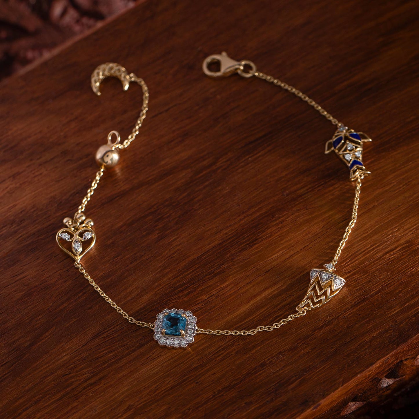 Mascot Chain Diamond Bracelet